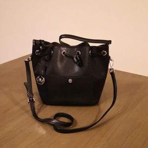 Michael kors bucket handbag